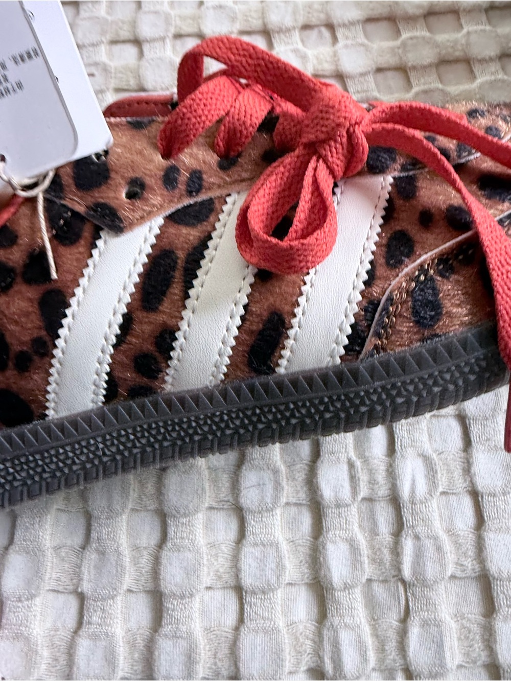 NWT Adidas Leopard Print Gazelle Sneaker - Brown & red laces - women’s 8.5/9 - Picture 5 of 6